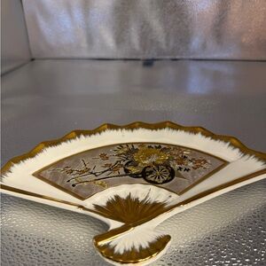 Elegant Gold and White Decorative Fan Plate
